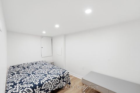 Photo 36 at 918 Ossington Avenue, Junction, Toronto