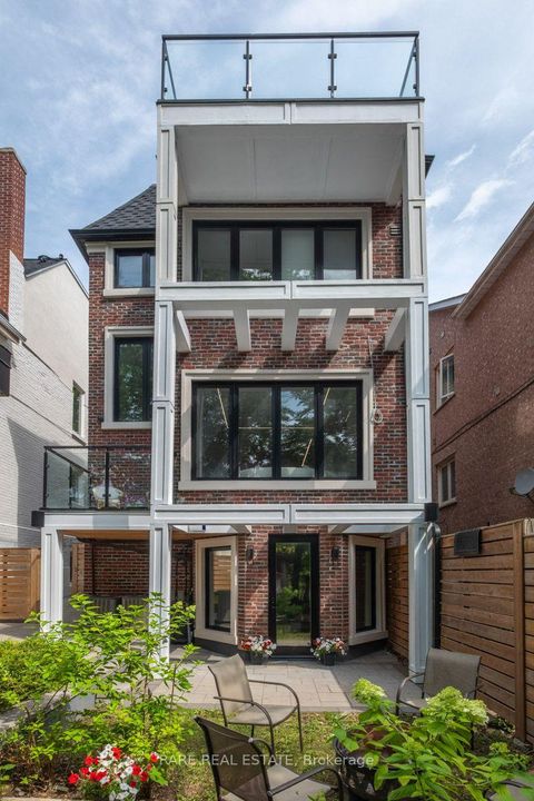 Photo 2 at 61 Shannon Street, Bellwoods, Toronto