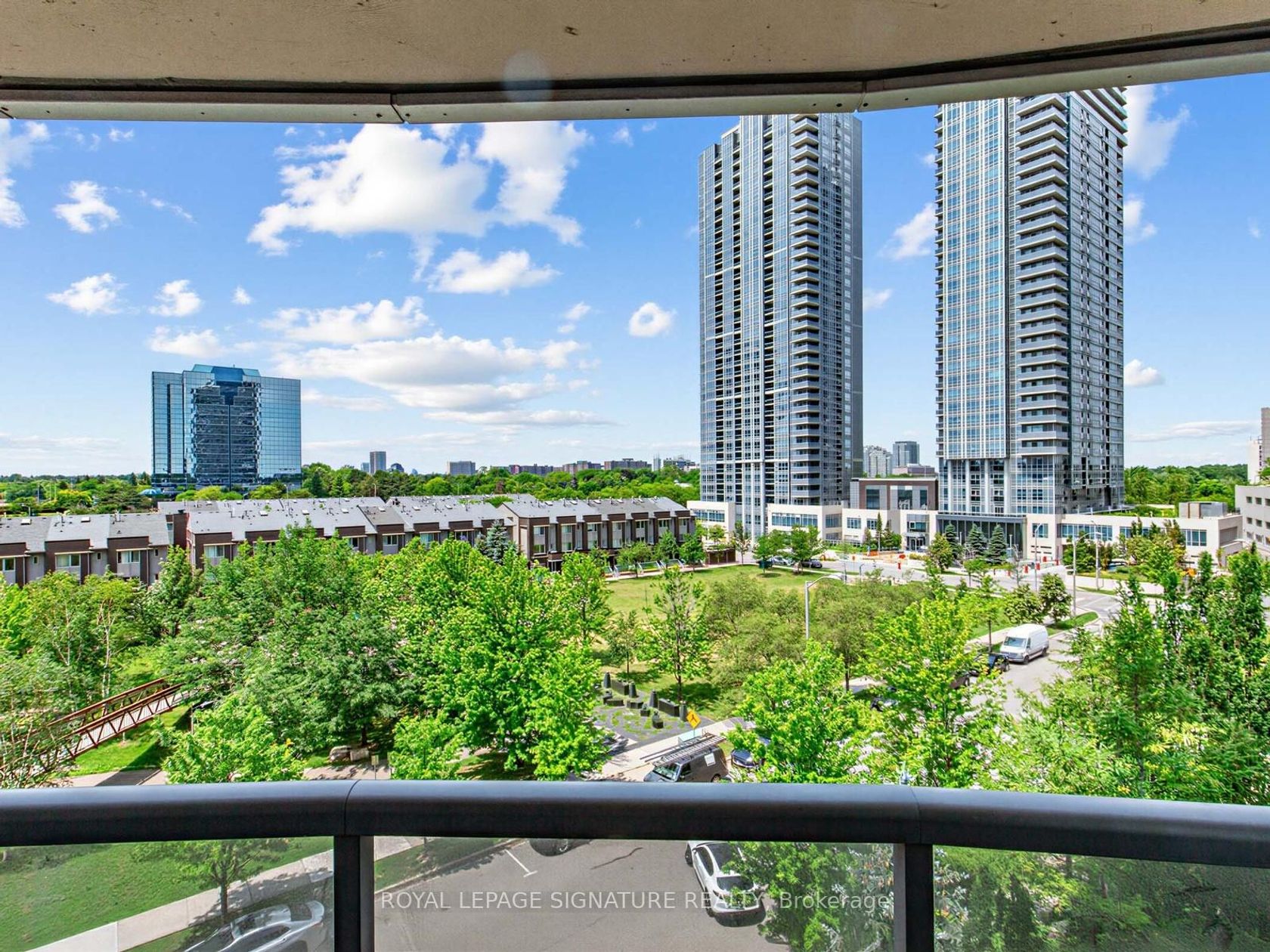 607 - 151 Village Green Square, Malvern West, Toronto 