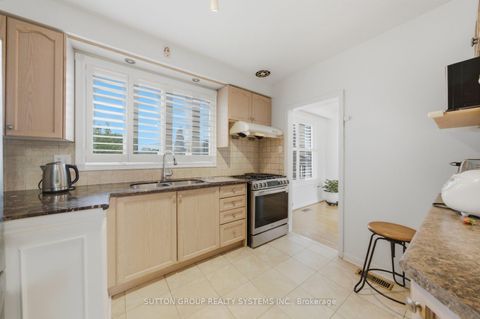 Photo 11 at 2870 Weston Road, Pelmo Park W5, Toronto