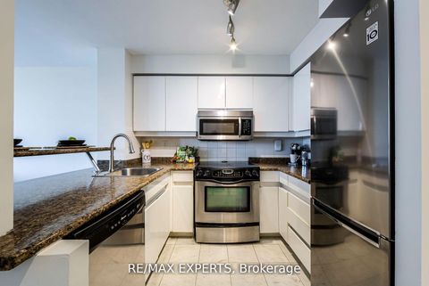 Photo 11 at 1006 - 942 Yonge Street, Annex, Toronto