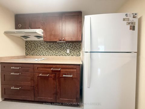Photo 9 at 1610 - 160 Alton Towers Circle, Milliken, Toronto