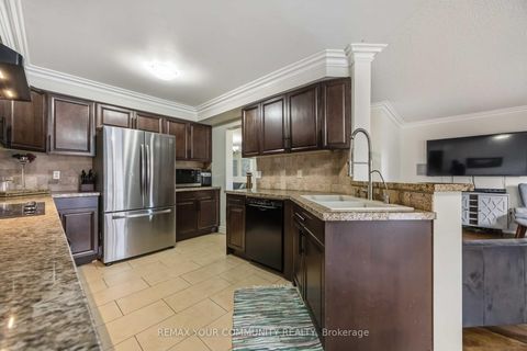 Photo 17 at 56 Hirst Avenue, Keswick South, Georgina