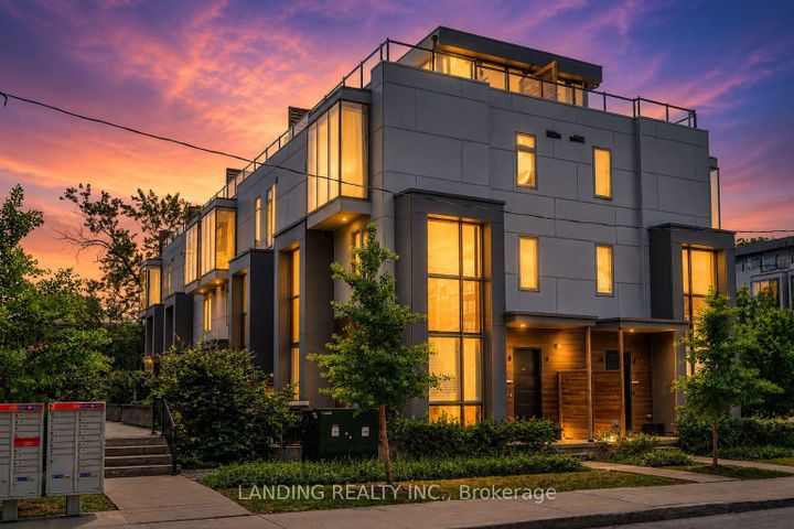 Photo 1 at 7 - 17 Greenbriar Road, Bayview Village, Toronto
