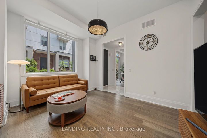 Photo 6 at 7 - 17 Greenbriar Road, Bayview Village, Toronto