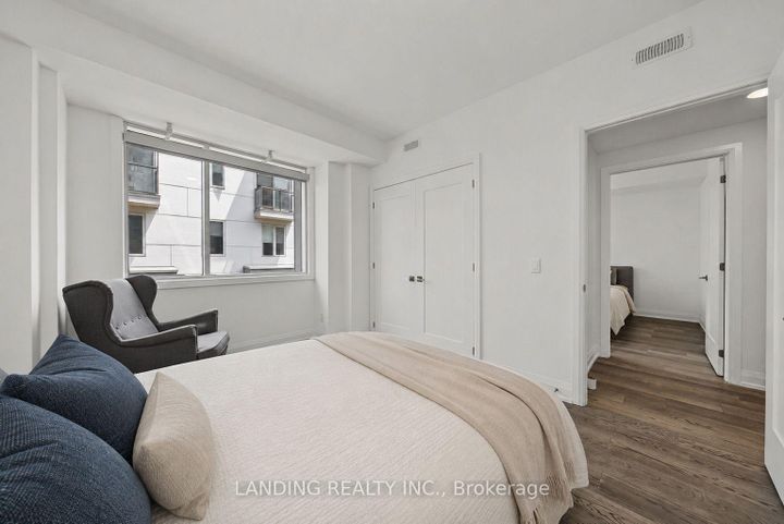 Photo 20 at 7 - 17 Greenbriar Road, Bayview Village, Toronto