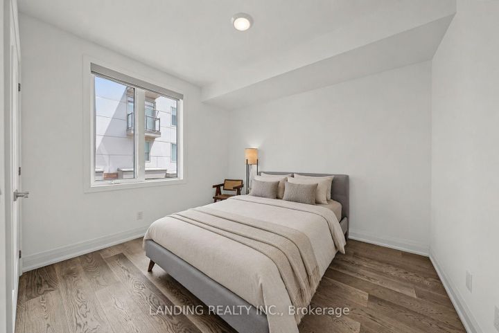 Photo 22 at 7 - 17 Greenbriar Road, Bayview Village, Toronto