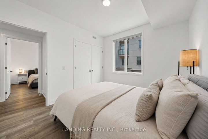 Photo 23 at 7 - 17 Greenbriar Road, Bayview Village, Toronto