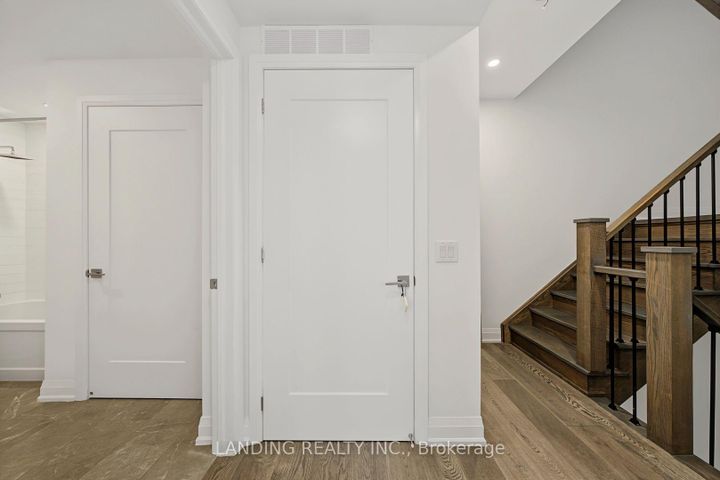 Photo 25 at 7 - 17 Greenbriar Road, Bayview Village, Toronto
