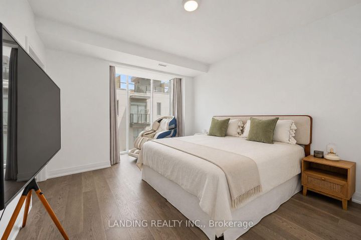 Photo 28 at 7 - 17 Greenbriar Road, Bayview Village, Toronto