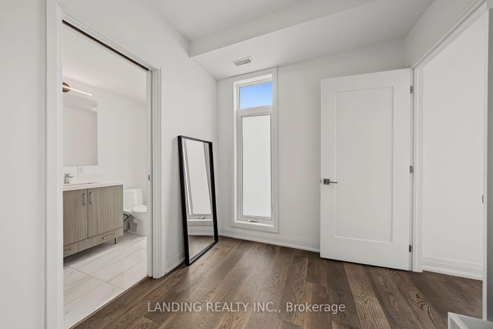 Photo 32 at 7 - 17 Greenbriar Road, Bayview Village, Toronto