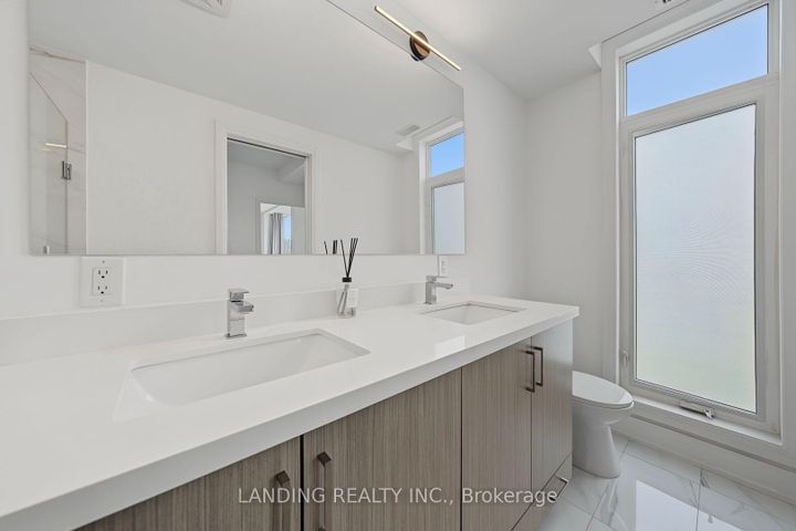 Photo 35 at 7 - 17 Greenbriar Road, Bayview Village, Toronto