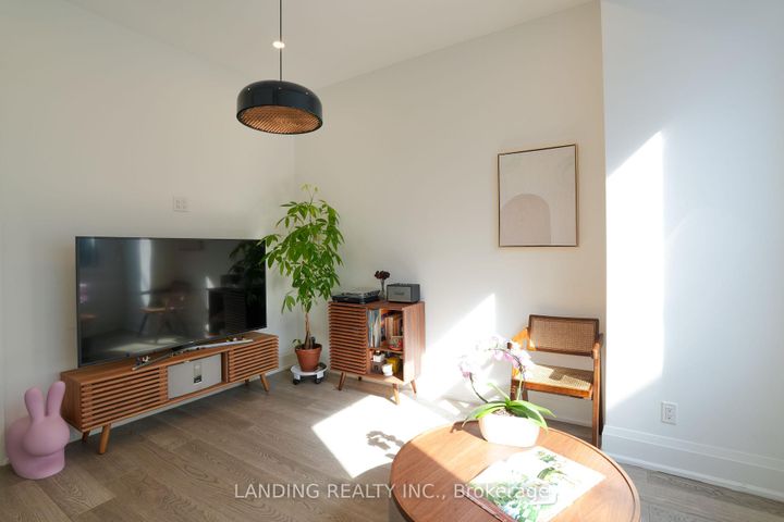 Photo 46 at 7 - 17 Greenbriar Road, Bayview Village, Toronto