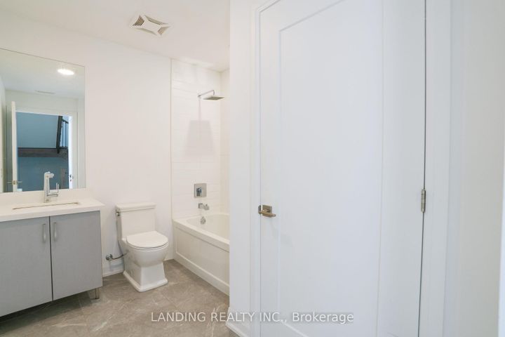 Photo 53 at 7 - 17 Greenbriar Road, Bayview Village, Toronto