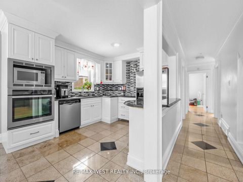 Photo 3 at 578 Bellamy Road N, Woburn, Toronto