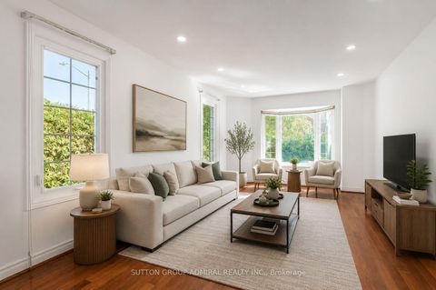 Photo 3 at 98 Rosedale Heights Drive, Uplands, Vaughan