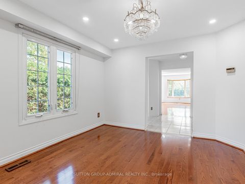 Photo 10 at 98 Rosedale Heights Drive, Uplands, Vaughan