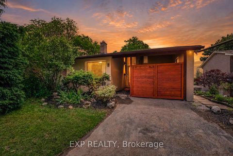 Photo 1 at 160 Cottonwood Drive, Don Mills, Toronto