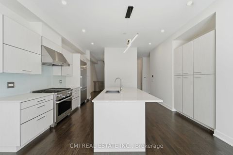Photo 13 at 392 Farrell Road, Patterson, Vaughan