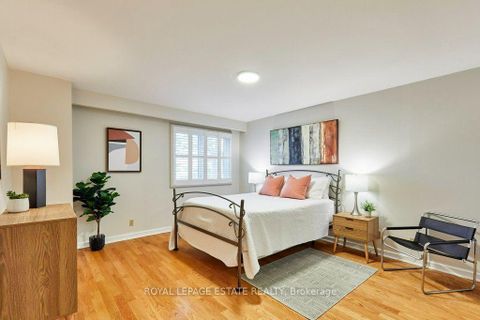 Photo 28 at 20 Pine Avenue, The Beaches, Toronto