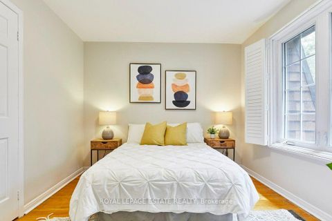 Photo 34 at 20 Pine Avenue, The Beaches, Toronto