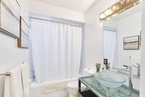 Photo 39 at 20 Pine Avenue, The Beaches, Toronto