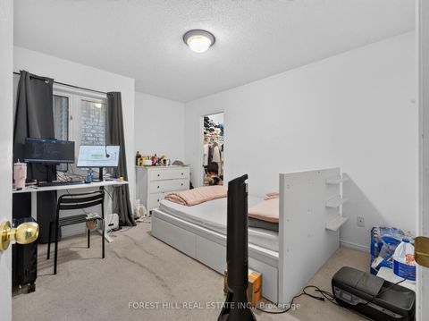 Photo 10 at 4 Evelyn Wiggins Drive, York University Heights, Toronto