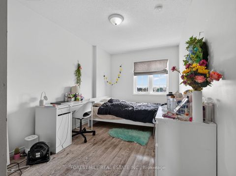 Photo 13 at 4 Evelyn Wiggins Drive, York University Heights, Toronto