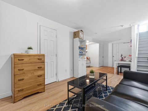 Photo 34 at 4 Evelyn Wiggins Drive, York University Heights, Toronto