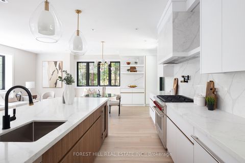 Photo 10 at 52 Roxborough Drive, Moore Park, Toronto