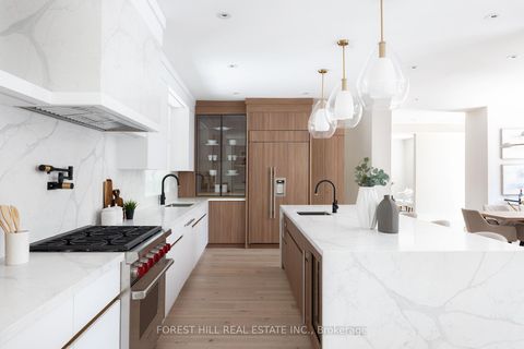 Photo 11 at 52 Roxborough Drive, Moore Park, Toronto