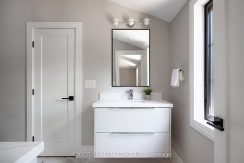 Photo 21 at 52 Roxborough Drive, Moore Park, Toronto