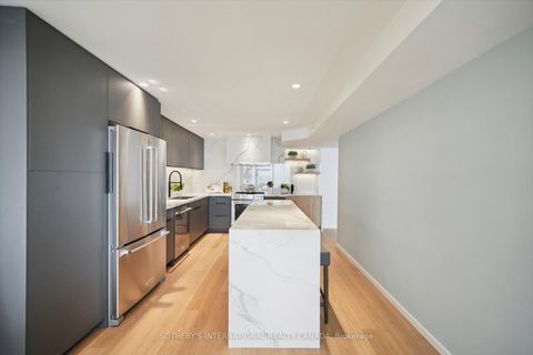 Photo 10 at 1110 - 65 Harbour Square, Waterfront Communities C1, Toronto