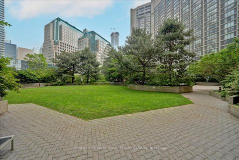 Photo 34 at 1110 - 65 Harbour Square, Waterfront Communities C1, Toronto