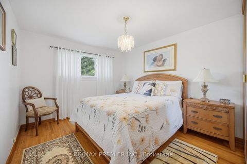 Photo 14 at 11 Kinnie Court, Black Creek, Toronto