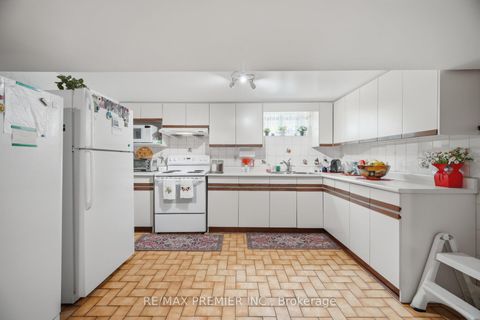 Photo 24 at 11 Kinnie Court, Black Creek, Toronto