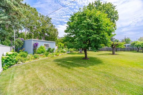 Photo 32 at 11 Kinnie Court, Black Creek, Toronto