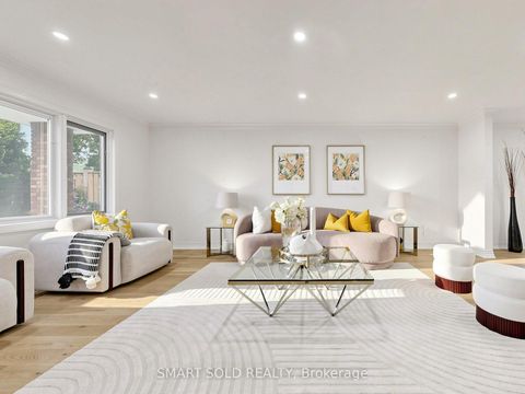 Photo 2 at 83 Fisherville Road, Branson, Toronto