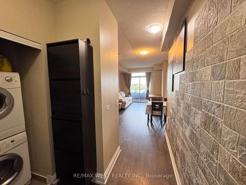 Photo 4 at 714 - 7900 Bathurst Street, Beverley Glen, Vaughan