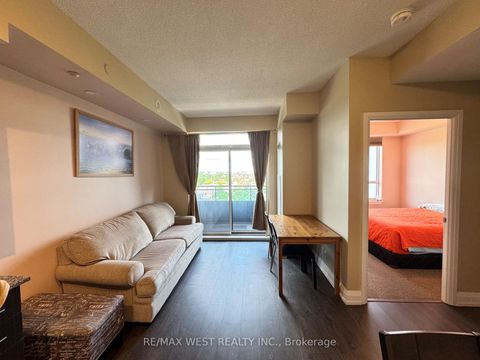 Photo 6 at 714 - 7900 Bathurst Street, Beverley Glen, Vaughan