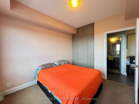 Photo 10 at 714 - 7900 Bathurst Street, Beverley Glen, Vaughan