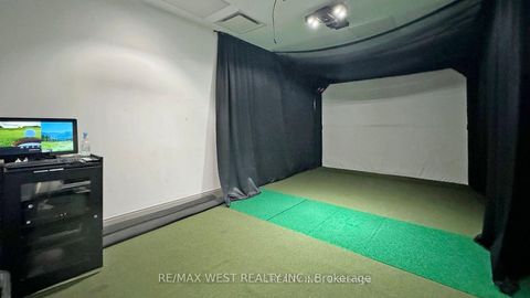 Photo 22 at 714 - 7900 Bathurst Street, Beverley Glen, Vaughan