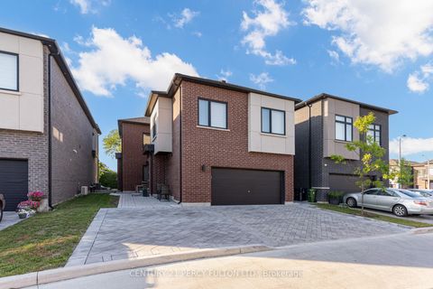 Photo 1 at 3B Norbury Crescent, Bendale, Toronto