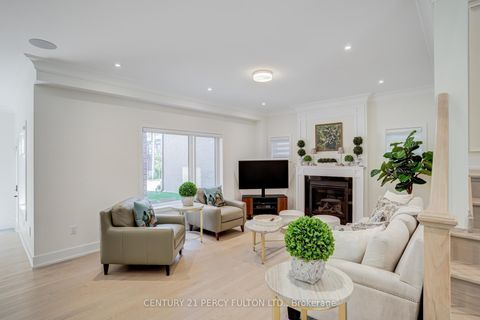 Photo 7 at 3B Norbury Crescent, Bendale, Toronto