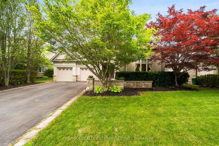 Photo 1 at 535 Canyon Street, Lorne Park, Mississauga