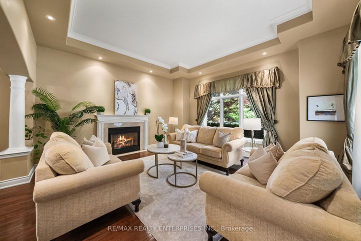 Photo 6 at 535 Canyon Street, Lorne Park, Mississauga