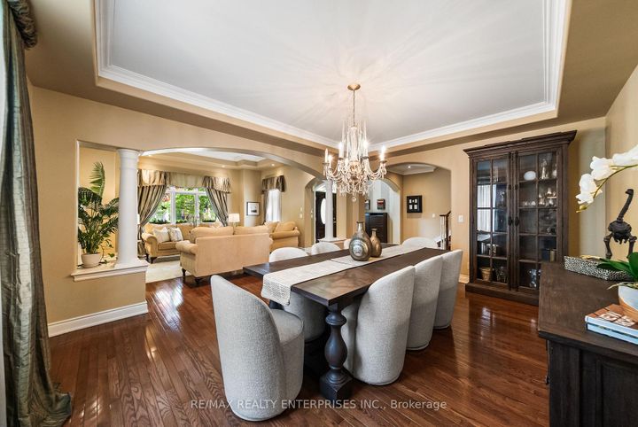 Photo 10 at 535 Canyon Street, Lorne Park, Mississauga