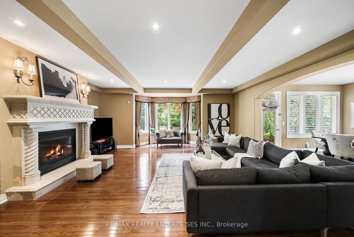 Photo 22 at 535 Canyon Street, Lorne Park, Mississauga