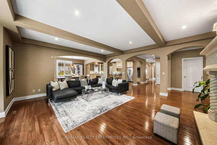 Photo 25 at 535 Canyon Street, Lorne Park, Mississauga