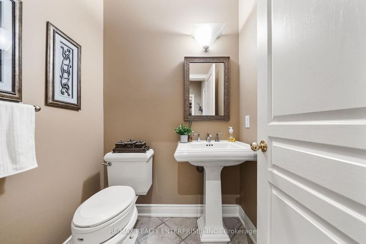 Photo 27 at 535 Canyon Street, Lorne Park, Mississauga